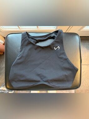 TLF Tempo high neck sports bra